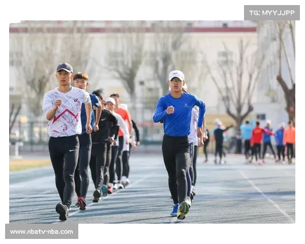 年轻竞走选手通过国际大赛积累经验提升竞技水平与自我挑战的成长之路